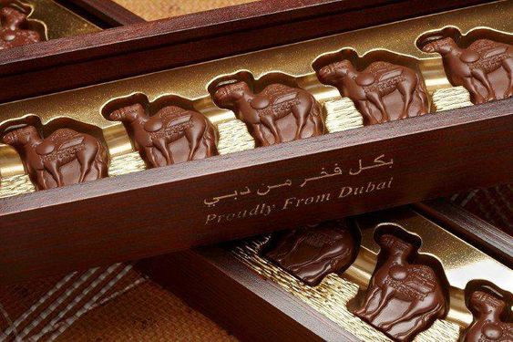 7 OLEH-OLEH KHAS DUBAI YANG WAJIB DIBELI, MULAI DARI MAKANAN HINGGA BARANG UNIK